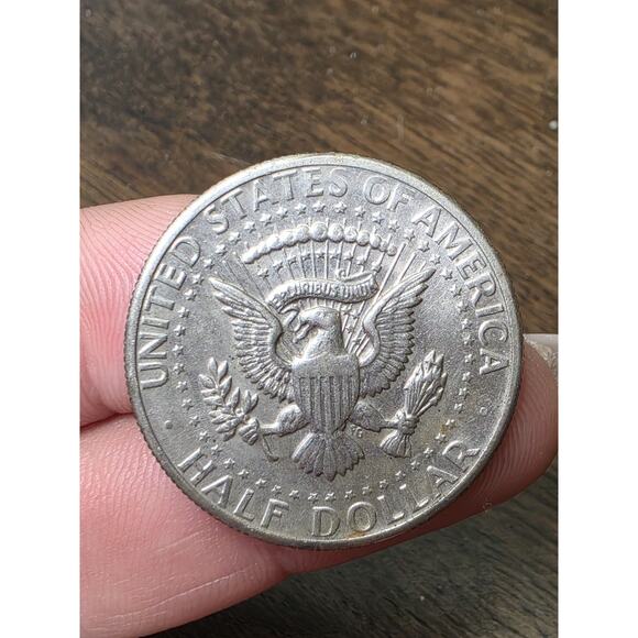 1971 D Kennedy Half Dollar Coin - circulated 2 - Picture 16 of 16